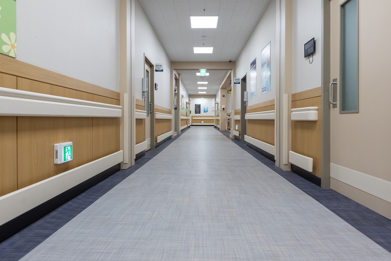 hallway, hospital, clean-5979689.jpg